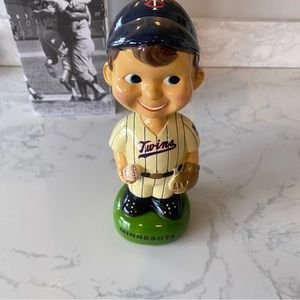 2015 “Vintage” Twins Bobblehead by Kwik Trip, NIB
